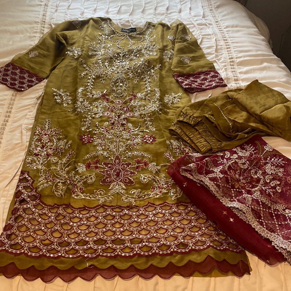 Agha Noor 3 piece chiffon suit